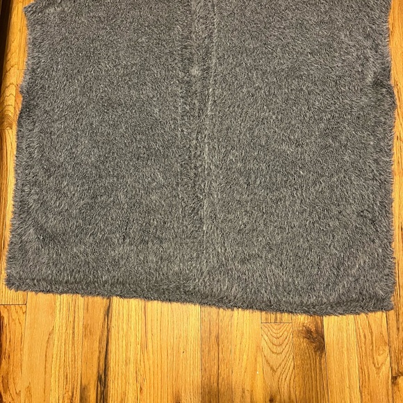 Rikka Fuzzy Gray One Size Poncho Cape Shawl | Soft Knit Sweater | 2 Flaws - Picture 2 of 6